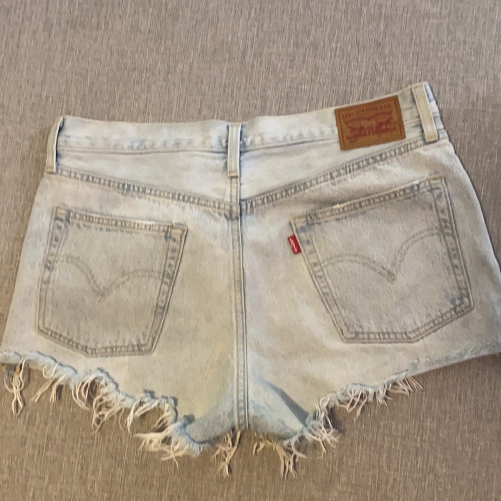 Levi’s 501 High Rise Cutoff Denim Shorts | Light Wash | Frayed Hem